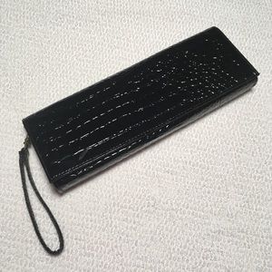SOLD✨Vintage EUC Faux Black Alligator Clutch